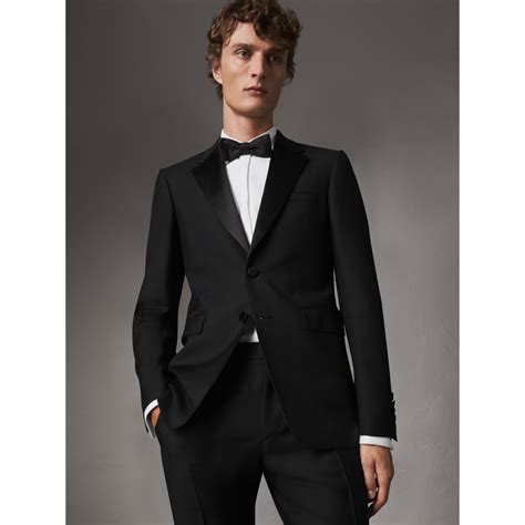 Burberry modern fit wool tuxedo